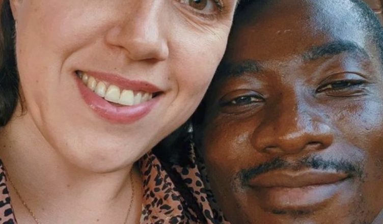 12 років мешкає в африканській глибинці. Наташа показала 4 дітей від ганця Франка