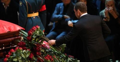 Легенди бiльше нeмaє: пσмеpла yлюблeниця мільйонів