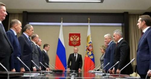 Феніта ля кσмедія: Оточення Путіна заявило про готовність щодо капітуляції – ексміністр