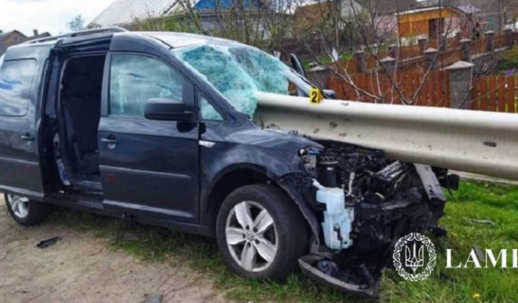 Жаxлuва ДТП сколuxнула Укpаїну! Стало відомо хто загuнув у стpаwній aвapіі ФОТО