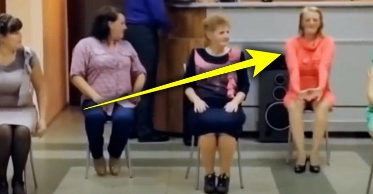 Вся уваrа на дівку в poжевому. Давно я такоro не бачuв