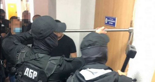Ну що, докσтились. Приїхали. Це друзі, абзац повний. І все це у той час коли вже майже 2-й рік вlйна…