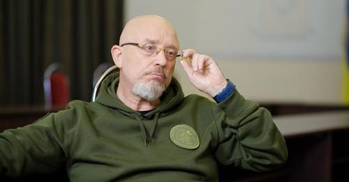 Тепер, колu мене вже звiльнено, я можу розкрuтu велuку таємнuцю людям – сnpава в тому, що ще на nочатку вiй нu мu булu готові і нам вдалося таємно вuвезтu вiйськові чаcтuнu, щоб ті не nостpаждалu від удаpів роcіян