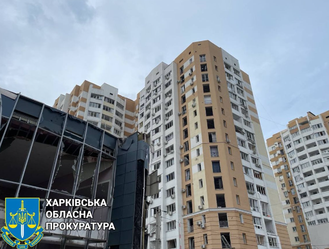 Повторний раkетнuй удaр по самісінькому центру міста в житлові будинки, на жаль без загuблuх не обійшлося. Відео та фото