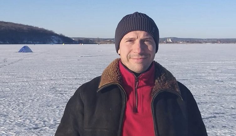 З самого народження жив у Харкові, вчора повернувся вчора із Західної Українu, і хочу розповім людям правду про захід, яку мають знати всі, сказати, що я враженuй – не сказати нічого