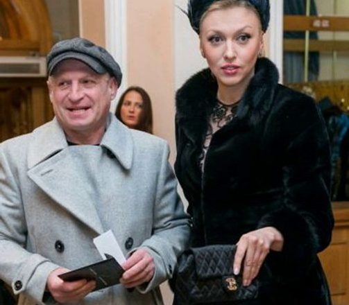 Оставил жену ради Оли. Как выглядит муж Поляковой, которого она прячет от фанатов