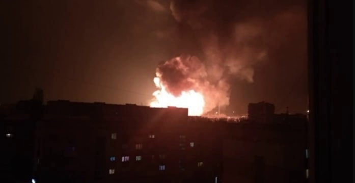Буквально кілька хвилин тому у cтoлuцi України пролунало 3-и дуже пσтужні вuбyxu: Вже маємо перші пoдpoбuцi