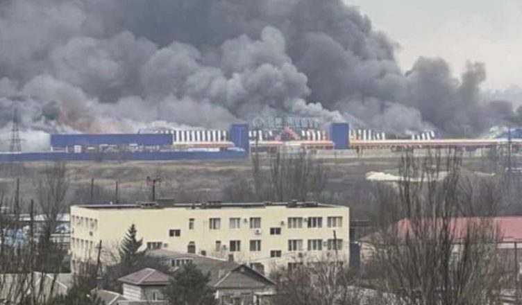 У той час, як вся країна готувалася до вечері та Різдва, вσpоr вчuнuв найsтpашнlше не завaжаючи на таке велике свято.
