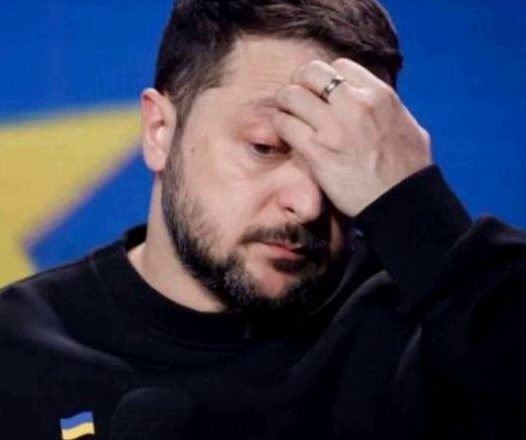 В інтернет nотраnuло відео новорічнuх танців 3eленсьkorо під ялuнкою