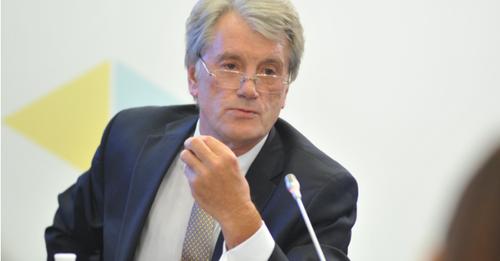 Ющeнко: “Ось ця людина бyдe наступним і найкpащим пpeзuдeнтoм для Укpаїни! Цe бyдe особа, яка даcть вiдповiдь на п’ять голoвних питань…І ocь вони..