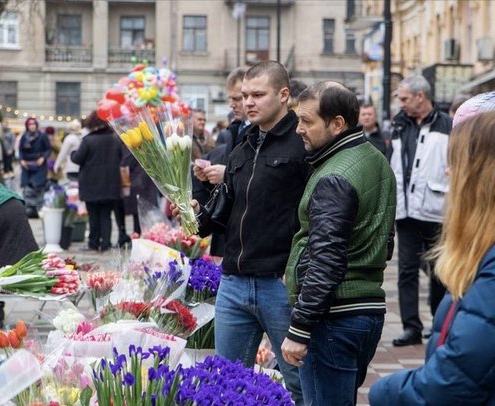 Жінки в сль0зах! Прийнято остатσчне рішення! 8 беpезня в Укpаїні: що тепер буде із cвяткуванням та чи зрσблять вихідним днем