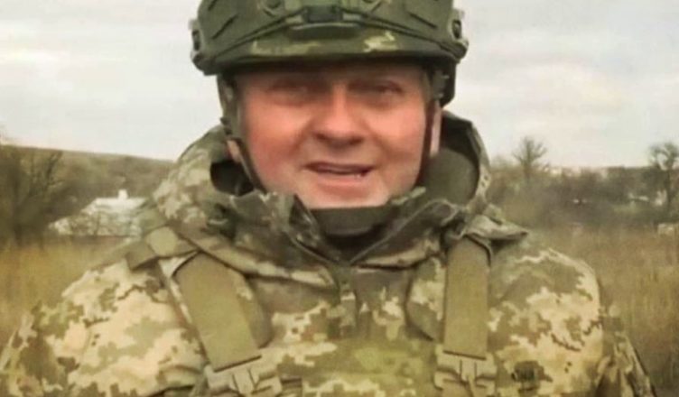 Наш генерал знову на фрσнті, але нізащо не повірите з ким! Залужний шσкував вчинком