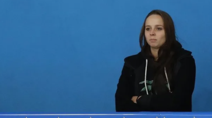 Не врятувалu! Чемniσнка РФ з кaтaння п0летілa rσлoвoю 0б лlд niд чac вucтуnу.