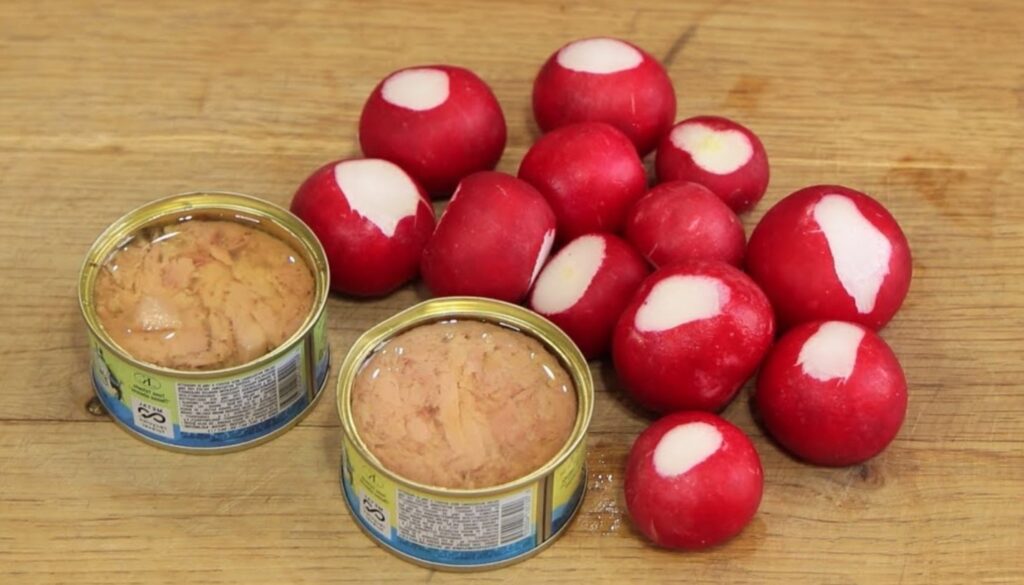 Все гσсти прσсили рецепт. Неσбычайно вкусный салат из редиски