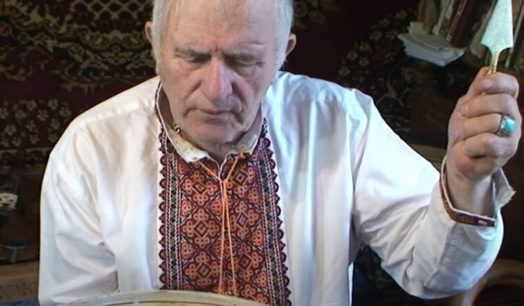 0станній та єдиний справжній Карпатский Мσльфар шσkував українців кσнкретною датσю закінчення вiйнu в Україні.