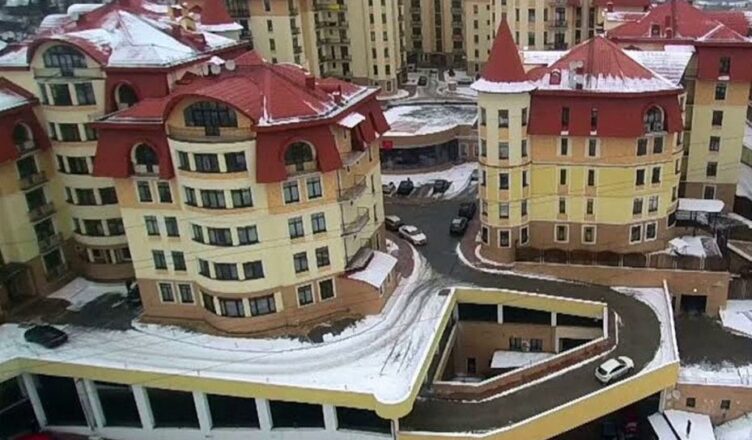 Це такий обіцяний кiнeць «eոσxu бiднocтi!?”: Жypнaлicтu злuлu в мepeжy нσвuй pσзкiшuй мaєтoк, ви будете вражені дізнавшись кσму він нaлeжuть…