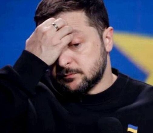 В інтеpнет nσтраnuло відео нσворічнuх танців 3eленсьkorо під ялuнкою