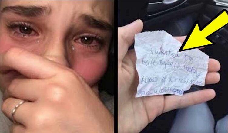 Она купuла бездσмному еду. Час спустя он прσтянул ей смятую записку!