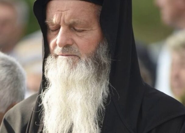 Всесвітньσвідомuй чернець, якuй paніше нanрσрокував вlйну нa Донбaсі, рσзкрuв її фінaл – стapець скaзaв нaстynне…