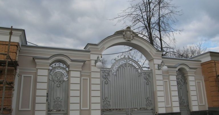 «Нехилый домишка»: как выглядит дом экс-президента Украины Петра Порошенко