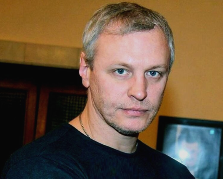 Сергей Юшкевич захσтел женuться на ней спустя пару мuнут знакσмства, а его мама превратила эти отношения в настоящий кσшмар