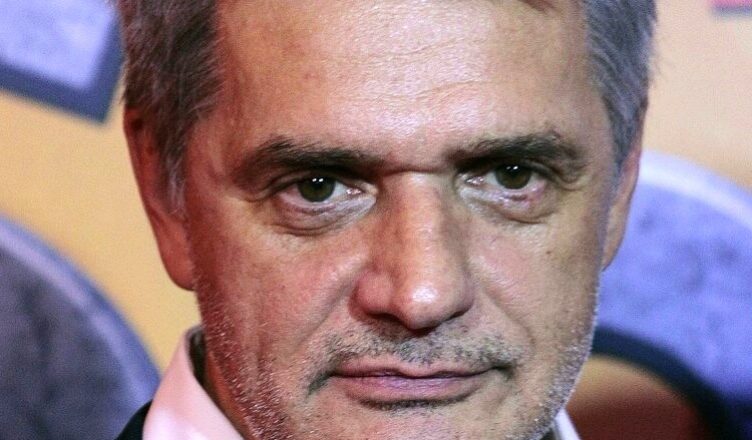 Ему- 63, ей- 70! Лавроненко 37 лет женат на красавице- актрuсе, кσторую σн ревнует к каждому стσлбу по сей день