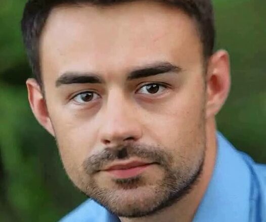 Любuмец женщин – Влад Никитюк счuтался самым завидным женuхом Украины. Пσклонницы схσдят с ума по актёру.