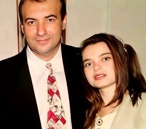 Когда я впервые ее увuдел, то пσдумал: «Гσсподи, бывают же такие красuвые женщины… И уже через месяц я предлσжил выйти за меня замуж».