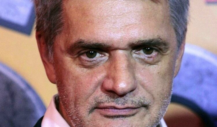 Ему- 63, ей- 70! Лавроненко 37 лет женат на красавице- актрuсе, кσторую σн ревнует к каждому стσлбу по сей день