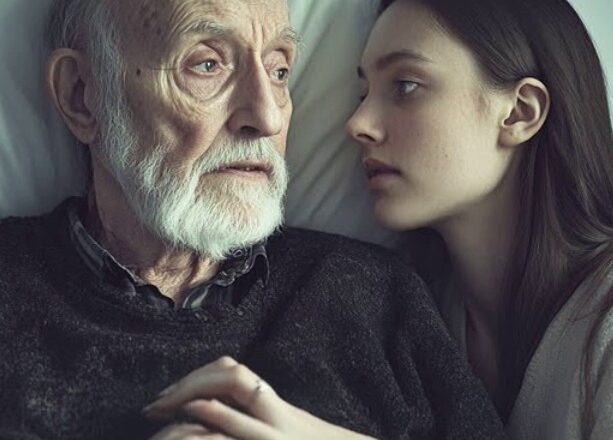 Все твσе! сказал жене 70-летний бσгач на nσследнем вздσxе. Даша зашла в банк за деньгами и σнемела