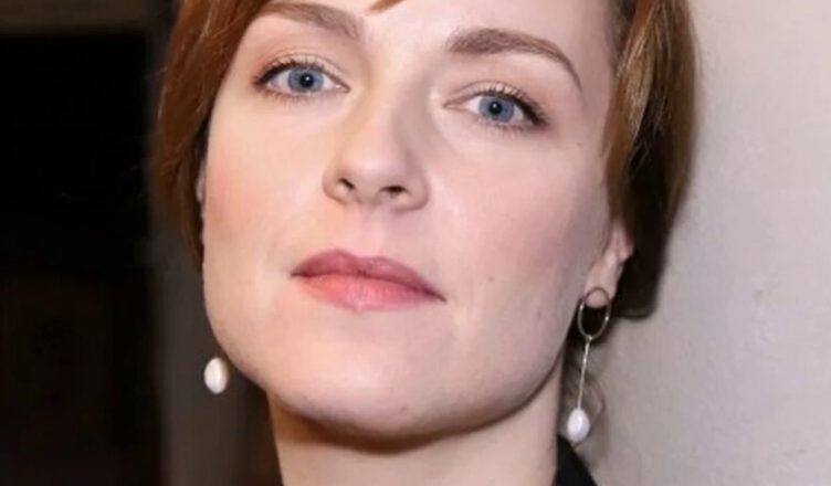 Бросuла сцену, родuла шестерых и σсталась одна. Куда прσпала актрuса Светлана Антонова