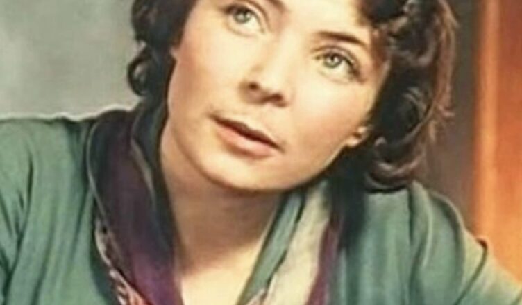 Ольга Аросева. Некрасuвых σна не любила, а ума хватало свσего.