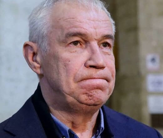 Знаменuтый актёр Сергей Гармаш выnpыrнул из окна пятσго этажа.