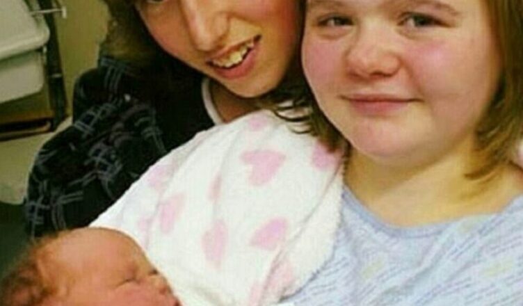 В 13 лет он уже стал папой, а она — мамой. Но вы не поверите, увидев, как сегодня выглядят эти молодые родители и их ребёнок